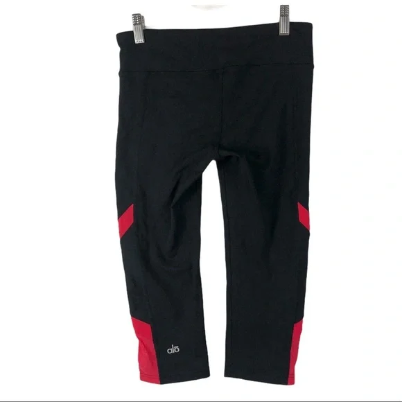 ALO Yoga Capri Leggings - Picture 2 of 5